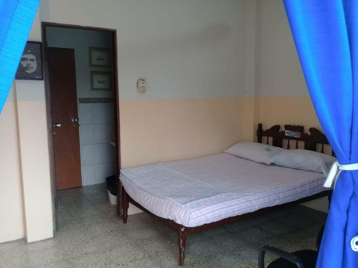 Habitación en casa particular Celeste Guayaquil